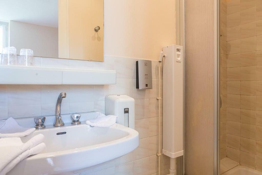 Hotel Les Platanes Etauliers Zewnętrze zdjęcie